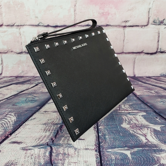 ⚠️LAST 1⚠️ Michael Kors Jet Set XL Zip Clutch - Picture 2 of 4